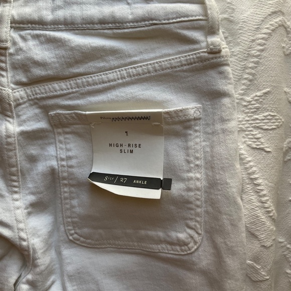 Pilcro NWT High Rise Slim White Jeans - Picture 5 of 5